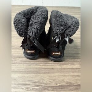 Lam Youth Black Fur Bow Boots Size 13
